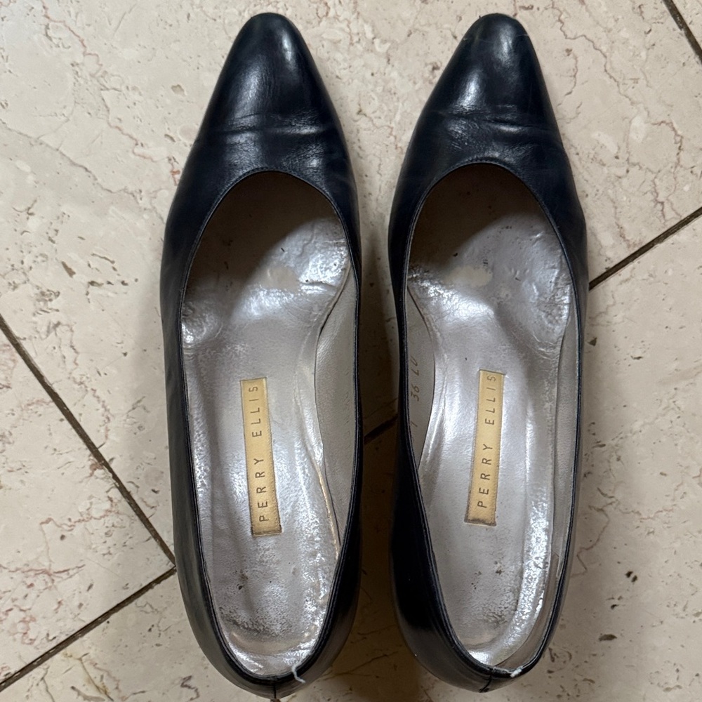 Perry Ellis Women's Classic Black Heels
